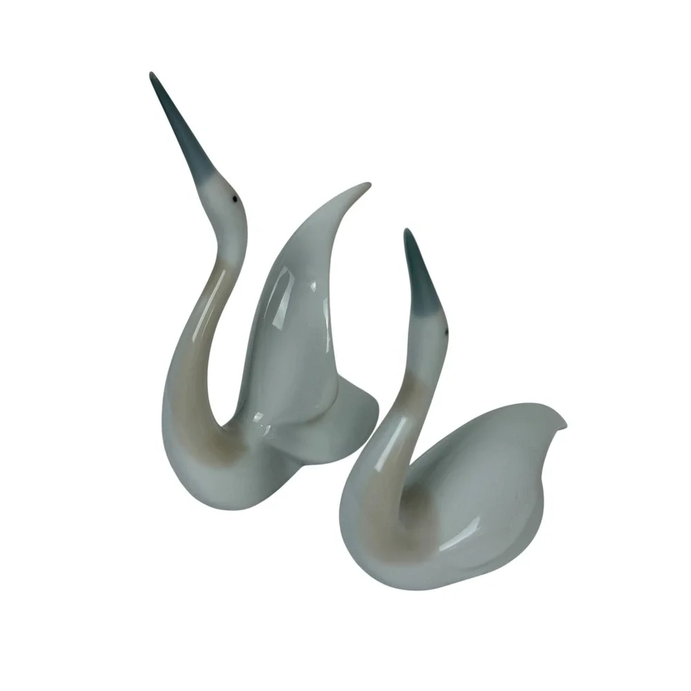 Rare Vintage Mid Century Modern Swan Figurines‎ Set/2 Gray White Blue Beaks